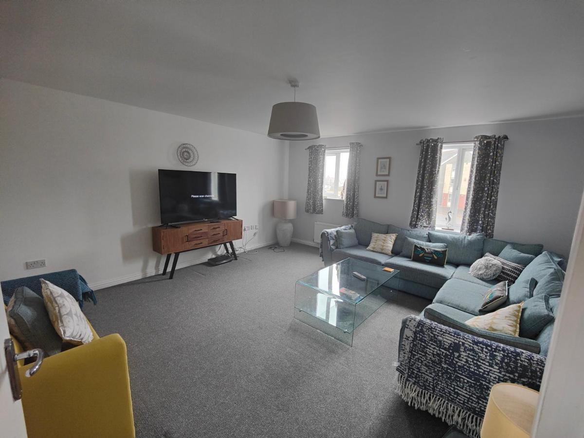 Beach Break Aberavon Holiday Home By The Sea ポート・タルボット エクステリア 写真